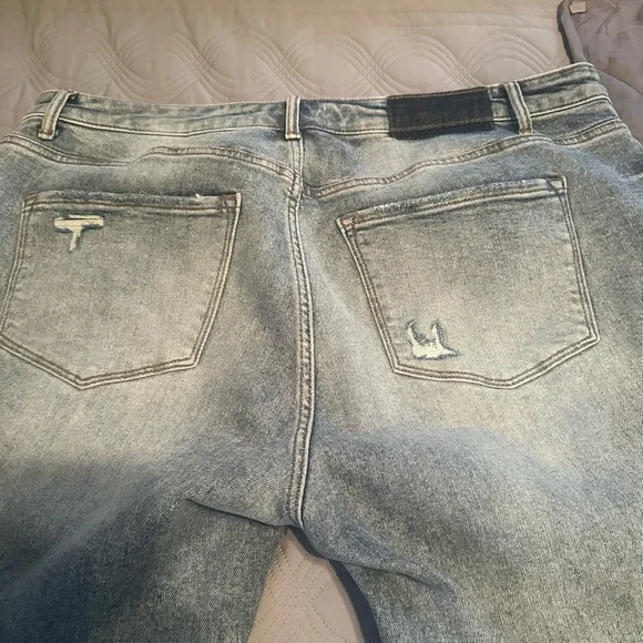 Loveret by Vervet 18W distressed jeans - Picture 4 of 9